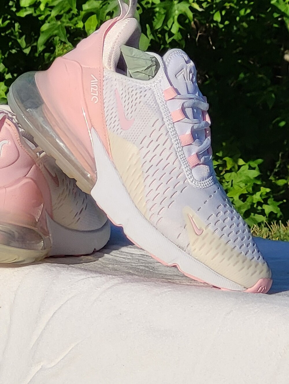 Nike Air Max 270 Womens Pink White Shoes Size 8